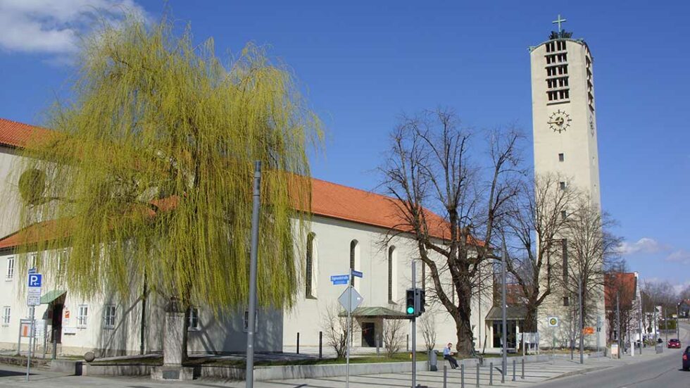 Christkönigskirche Reparaturen fällig! Pfarrei Christkönig