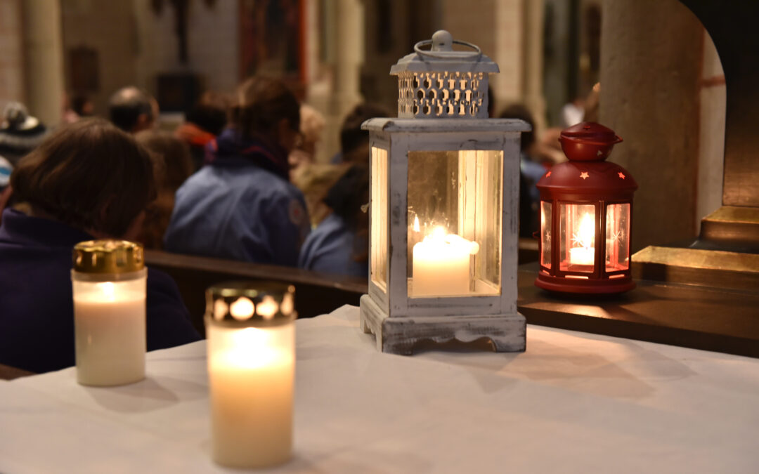 Friedenslicht aus Betlehem in der Kirche